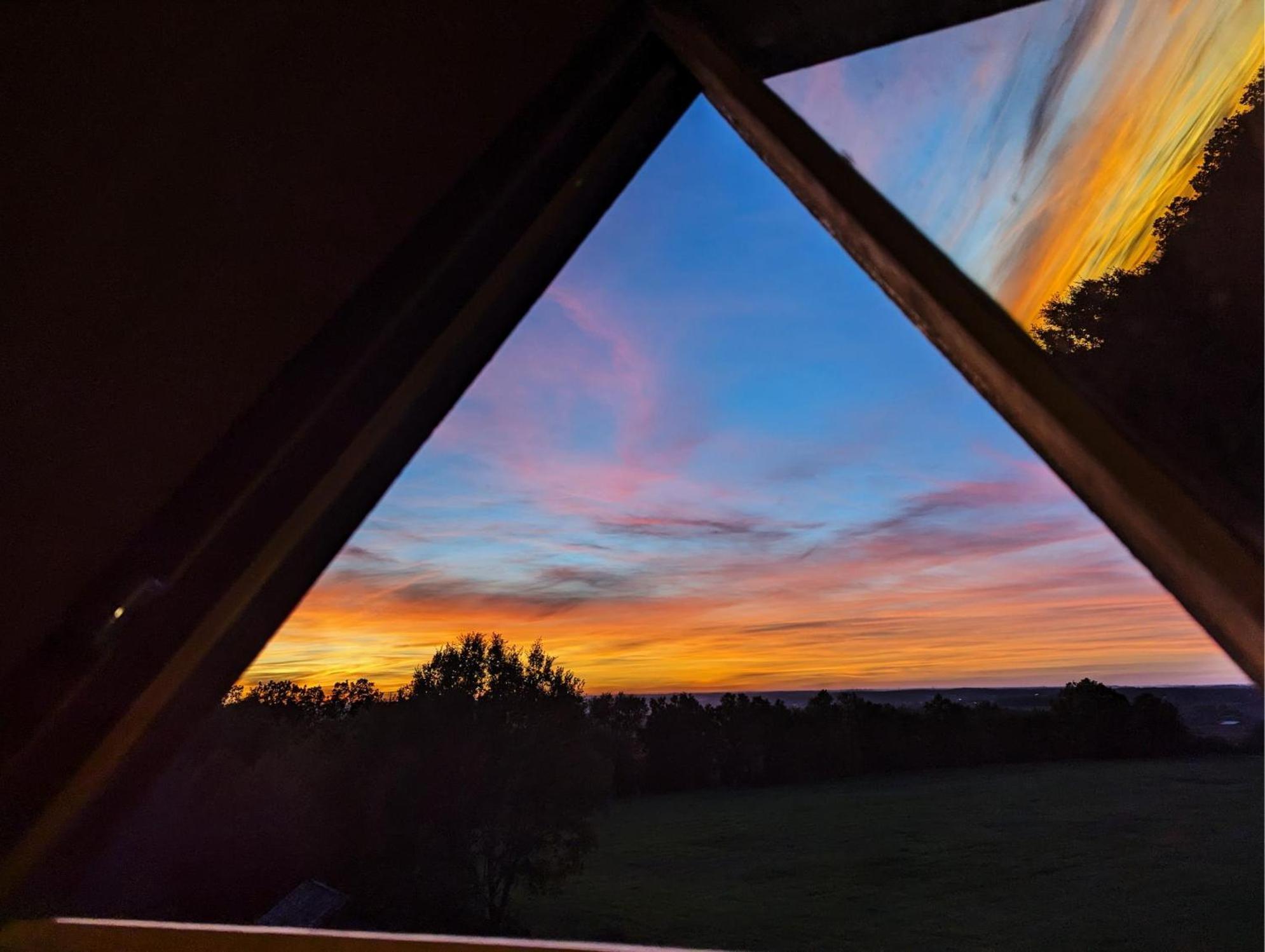 Enchanting Windmill Retreat Loubes-Bernac Exterior photo